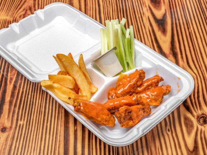 7 Wings with Dip Combo